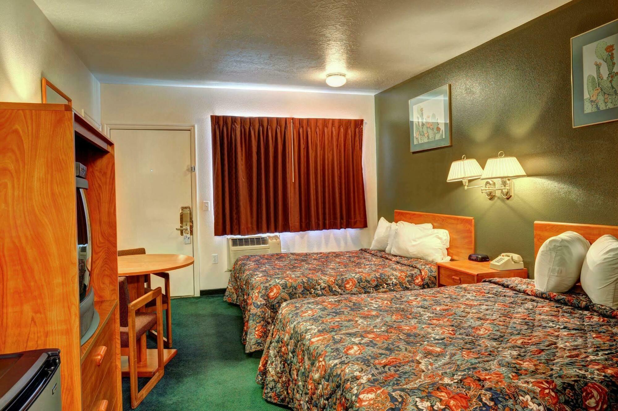 Rodeway Inn シーダー・シティ エクステリア 写真