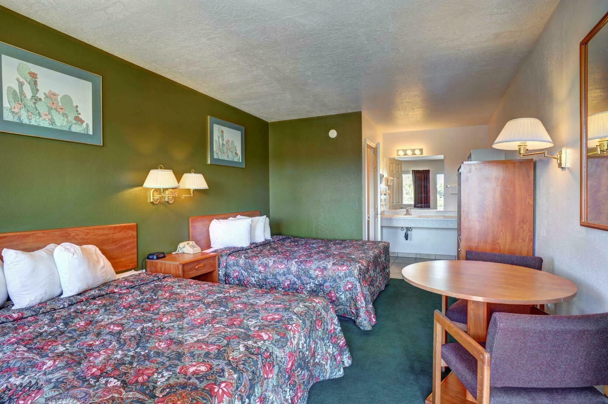 Rodeway Inn シーダー・シティ エクステリア 写真
