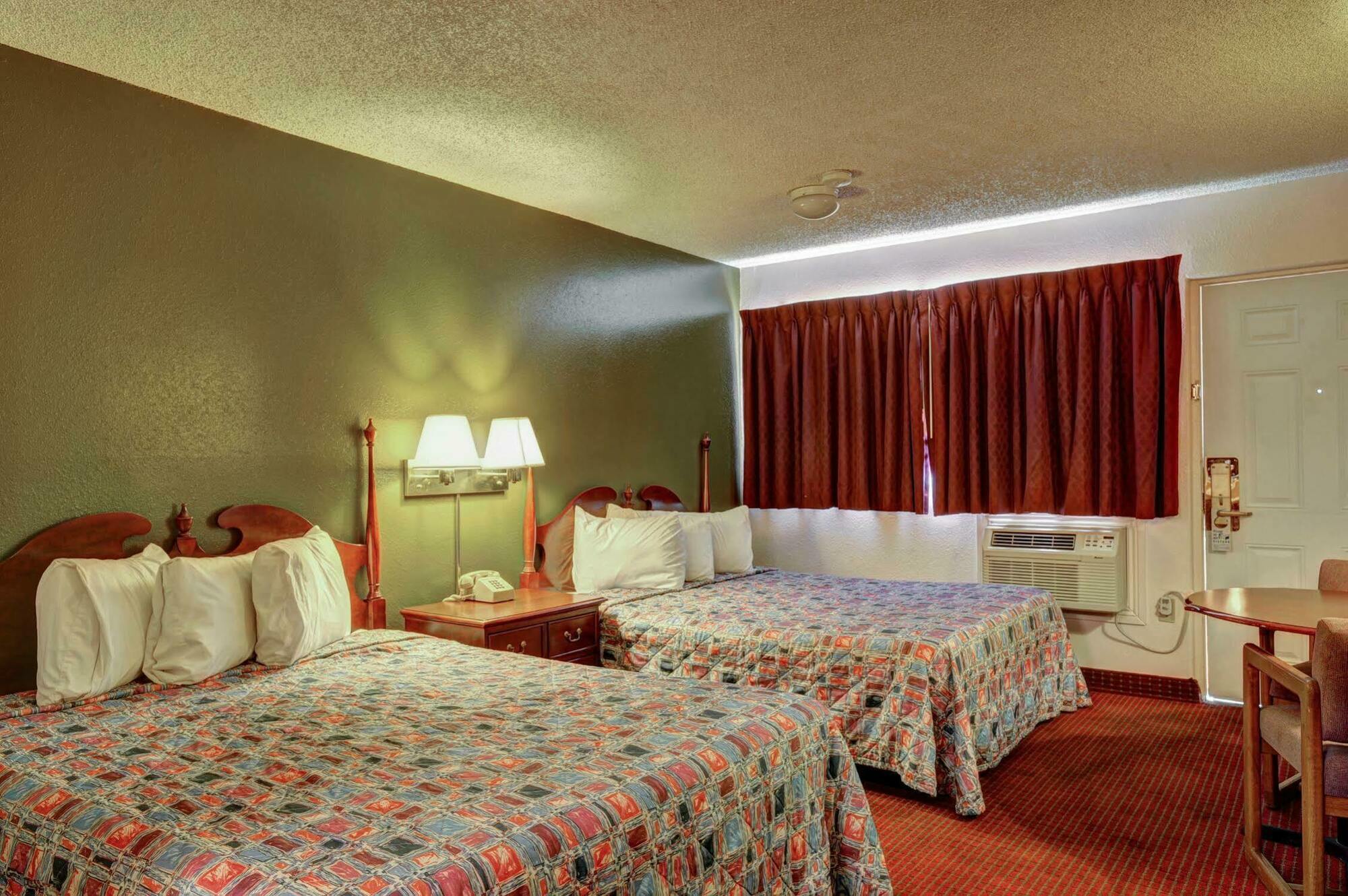 Rodeway Inn シーダー・シティ エクステリア 写真
